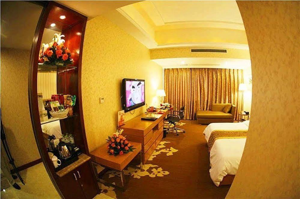 New Beacon Runfeng International Hotel Γουχάν Εξωτερικό φωτογραφία